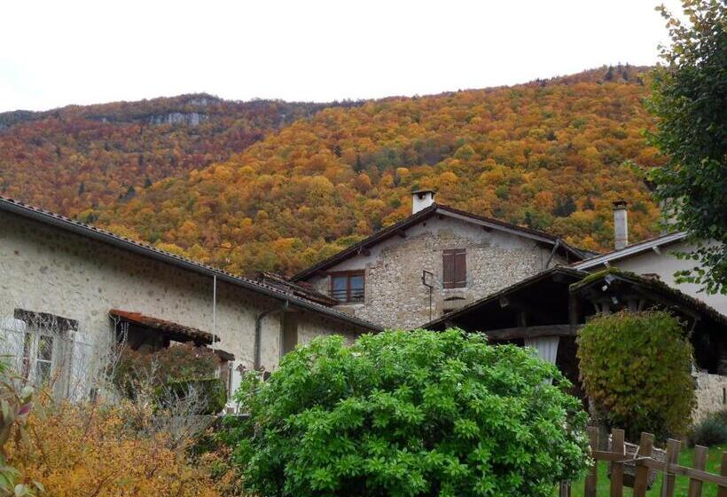 مبيت وإفطار L'estapade Des Tourelons