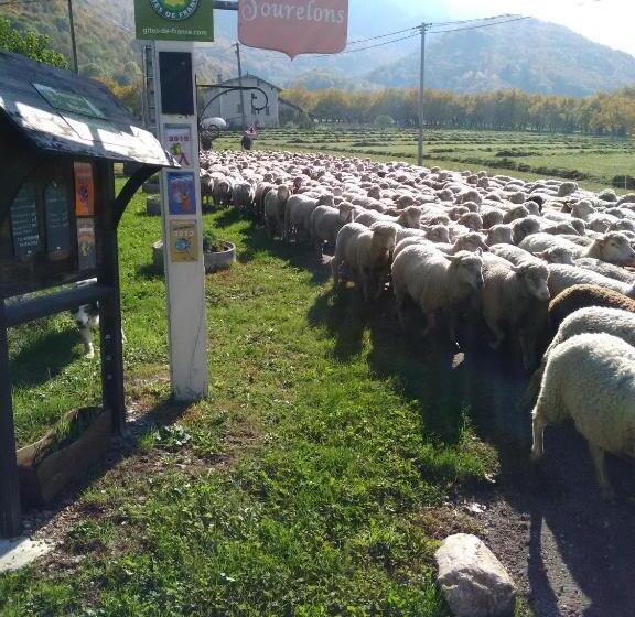 مبيت وإفطار L'estapade Des Tourelons