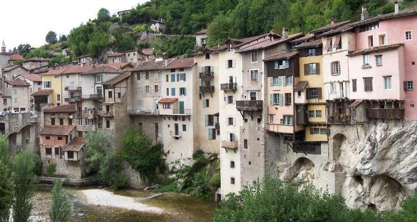 مبيت وإفطار L'estapade Des Tourelons