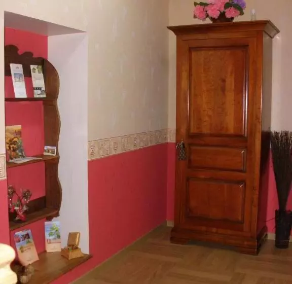 تختخواب و صبحانه Logis Saint Martin