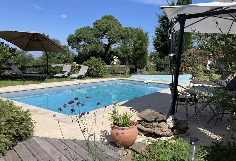 ベッドアンドブレックファースト Maison D Hôtes Hameau De Taur