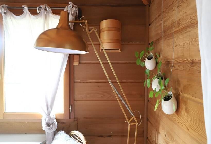 تختخواب و صبحانه Orion Tree Houses