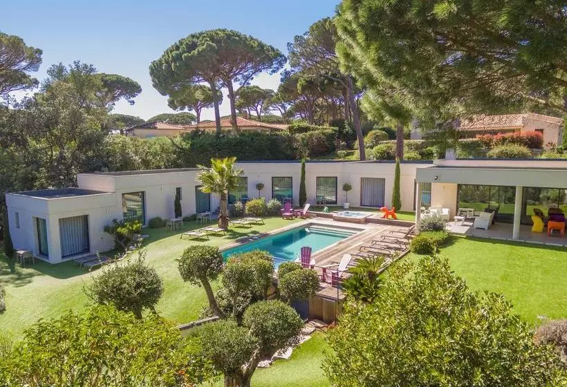 تختخواب و صبحانه Villa Californie