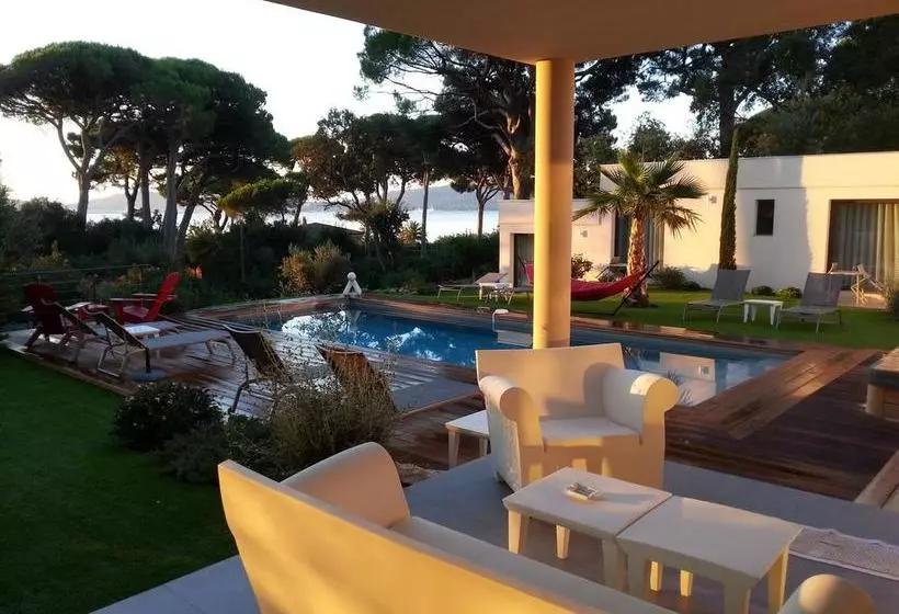 تختخواب و صبحانه Villa Californie
