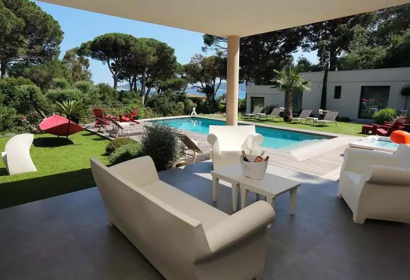 تختخواب و صبحانه Villa Californie