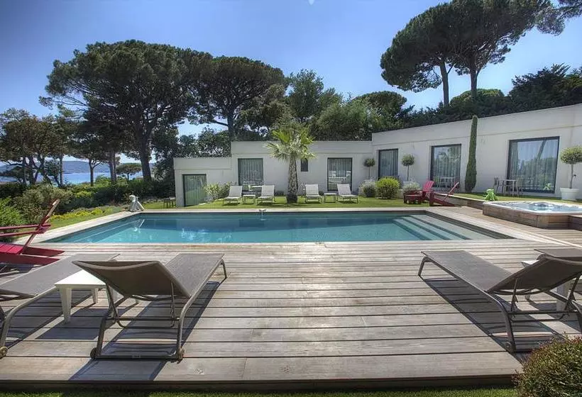 تختخواب و صبحانه Villa Californie
