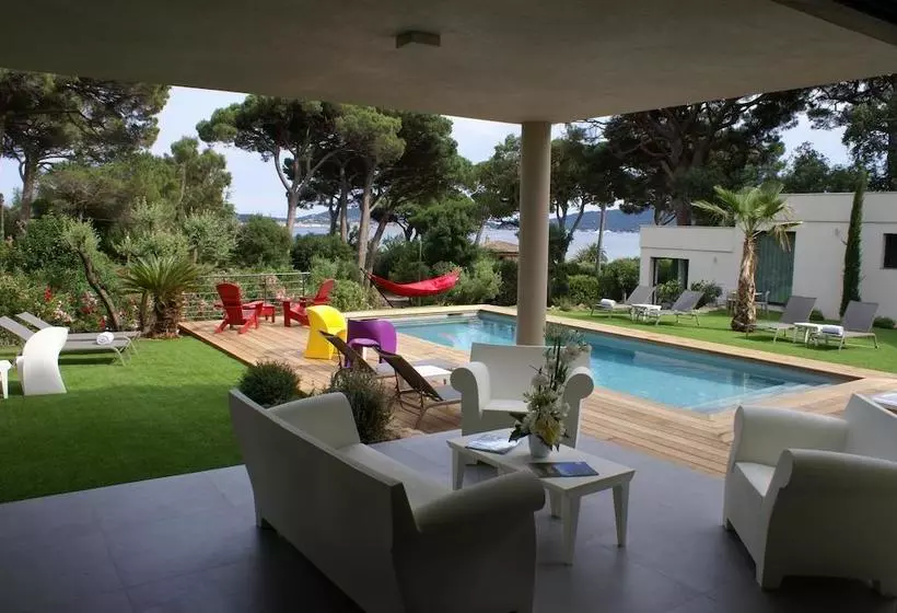 تختخواب و صبحانه Villa Californie