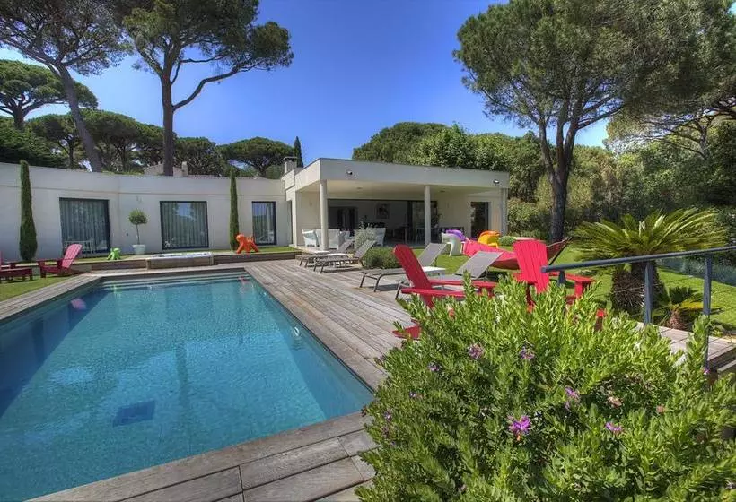 تختخواب و صبحانه Villa Californie