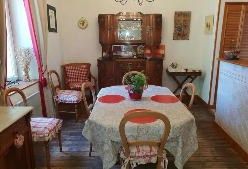 Aamiaismajoitus (B&B) Villa Les Palmiers