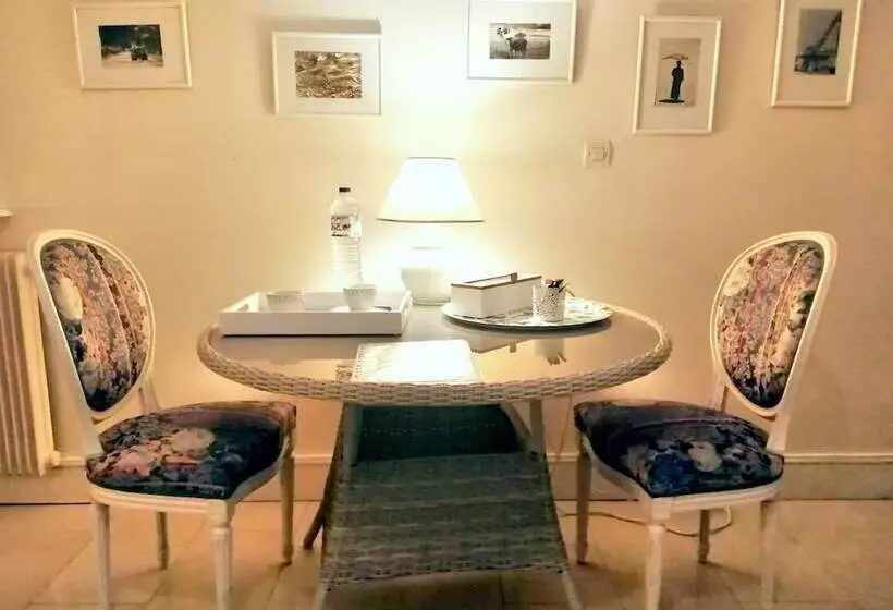 تختخواب و صبحانه Villa Sequoia Garden