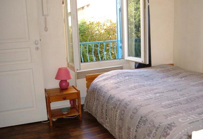 Le Jardin De Cécile Et Benoit Bed And Breakfast