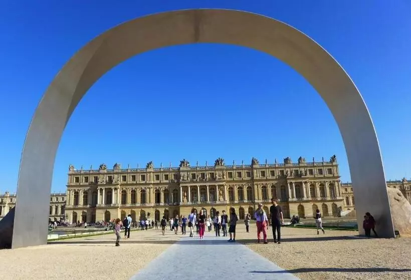 تختخواب و صبحانه Les Versaillaises