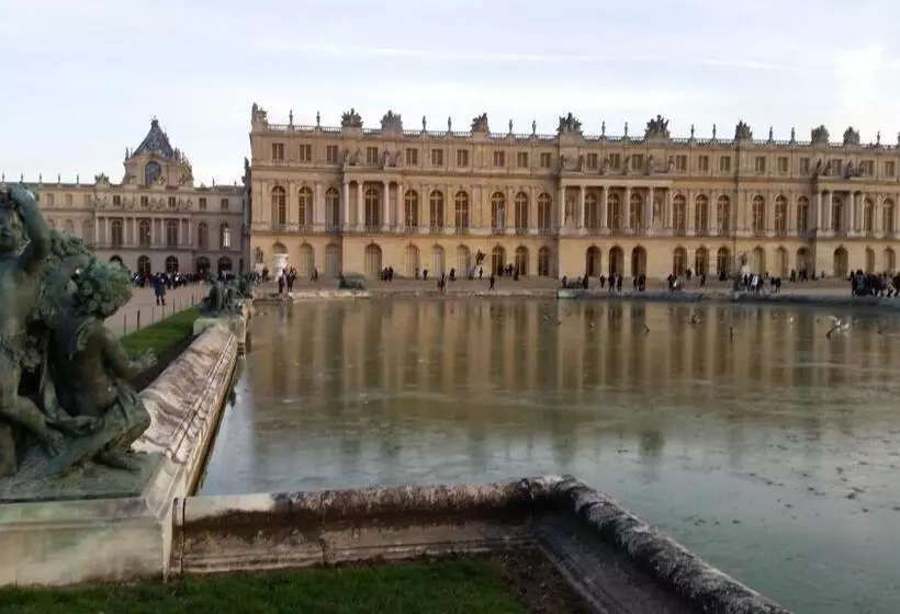تختخواب و صبحانه Les Versaillaises