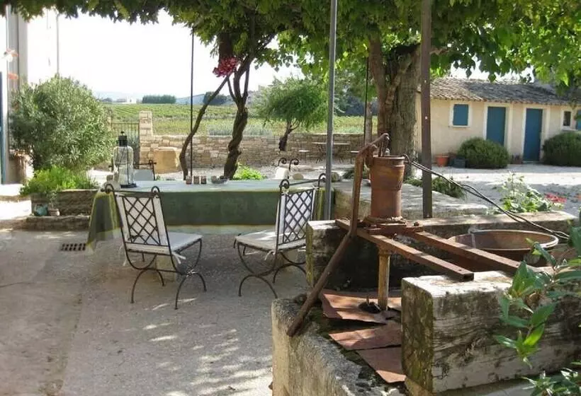 ベッドアンドブレックファースト Auberge Du Vin