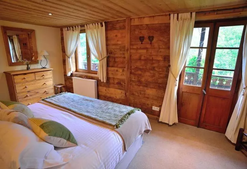 Bed and Breakfast Chalet Cannelle