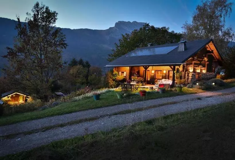تختخواب و صبحانه Chalet Des Burdines
