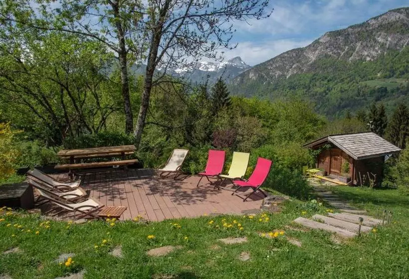 تختخواب و صبحانه Chalet Des Burdines