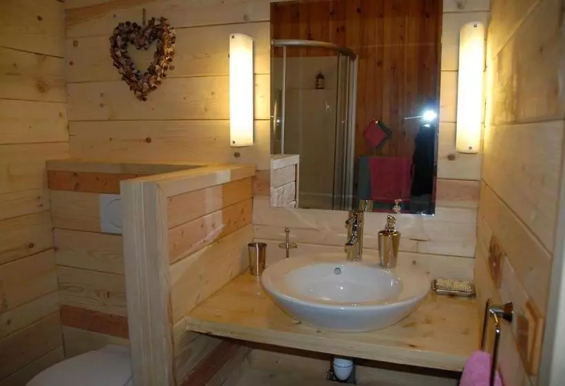 تختخواب و صبحانه Chalet Des Burdines