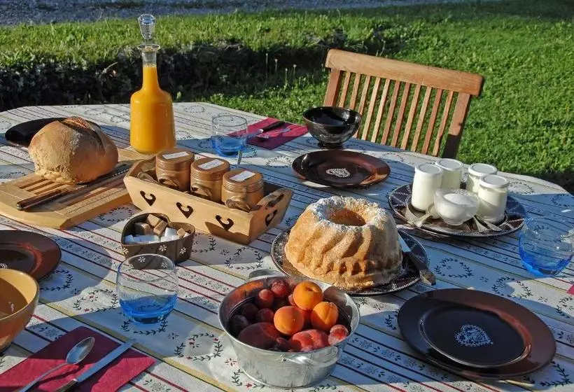 تختخواب و صبحانه Chalet Des Burdines