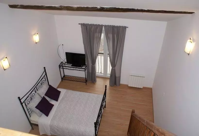 Aamiaismajoitus (B&B) Crezilles Hotes