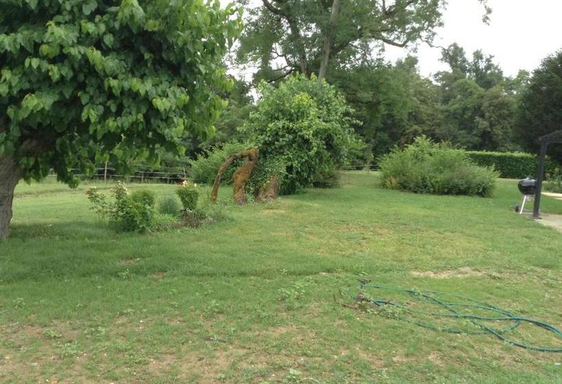 Aamiaismajoitus (B&B) Domaine De Belcayre