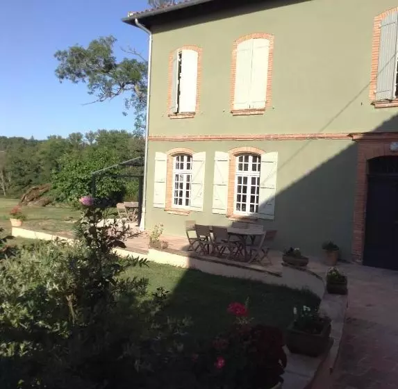 Aamiaismajoitus (B&B) Domaine De Belcayre