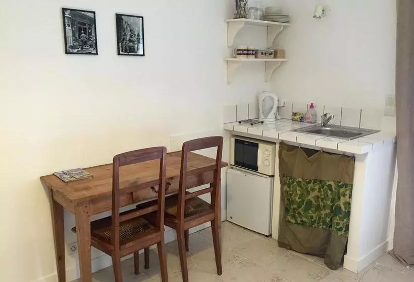 Aamiaismajoitus (B&B) Ferme De Riou