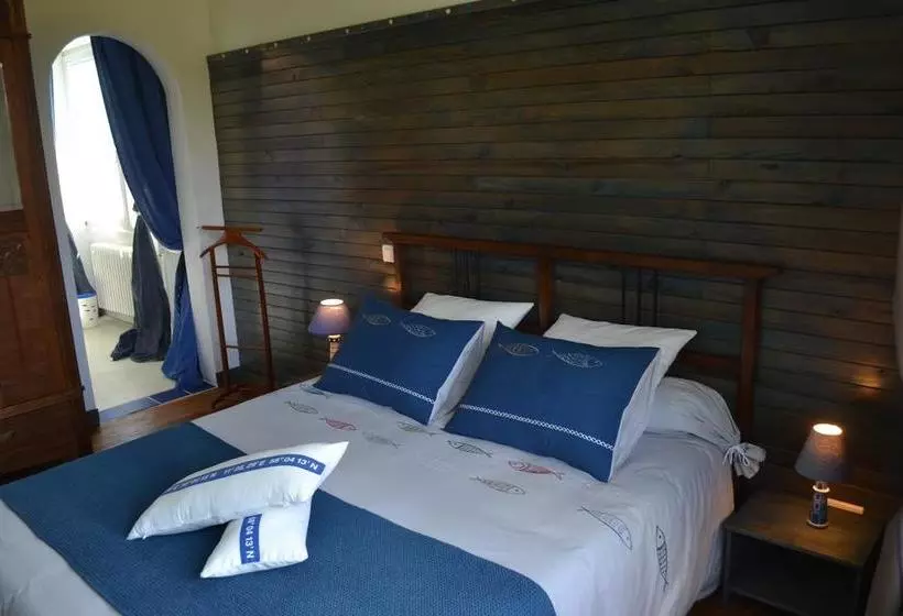 ベッドアンドブレックファースト L Araucaria Chambres D Hôtes Et Gîte