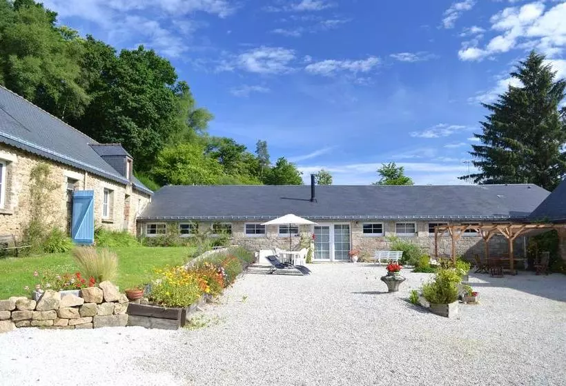 ベッドアンドブレックファースト L Araucaria Chambres D Hôtes Et Gîte