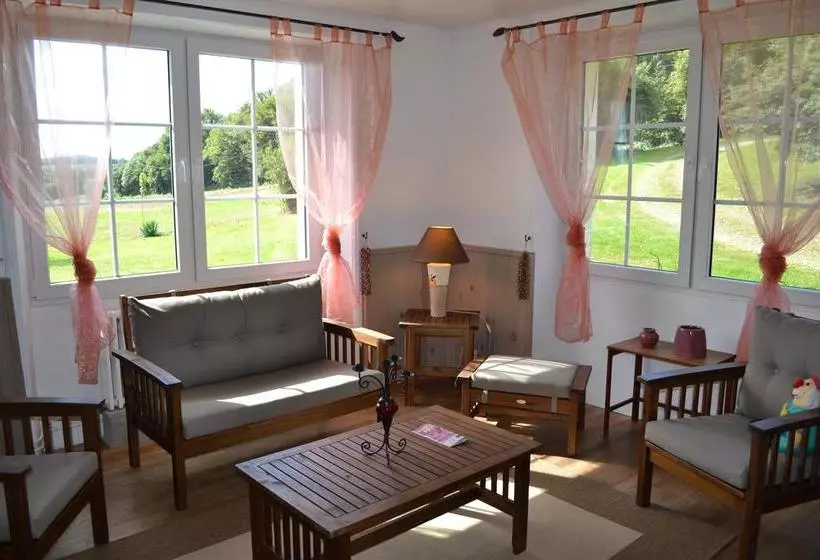 ベッドアンドブレックファースト L Araucaria Chambres D Hôtes Et Gîte