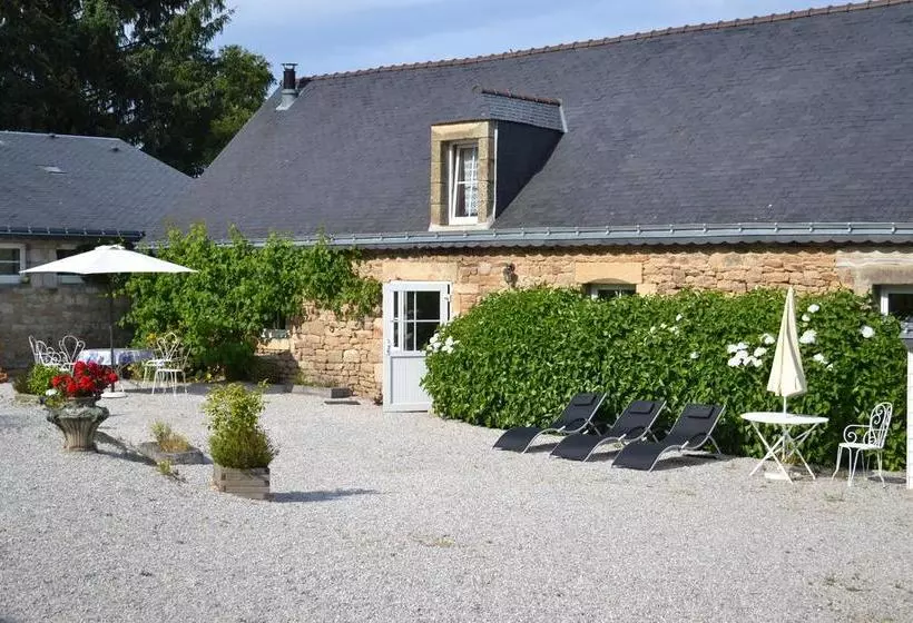 ベッドアンドブレックファースト L Araucaria Chambres D Hôtes Et Gîte