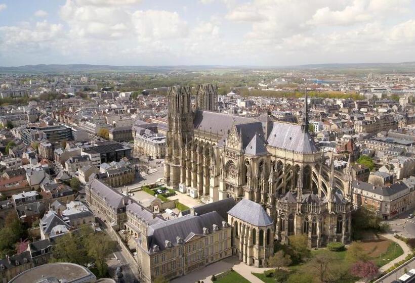 住宿加早餐 La Demeure Des Sacres Cathédrale