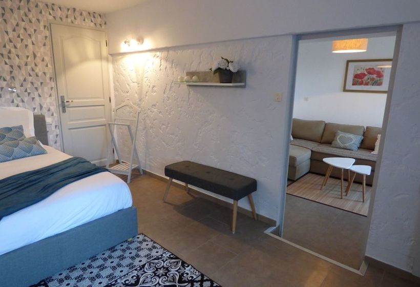 تختخواب و صبحانه La Romantique