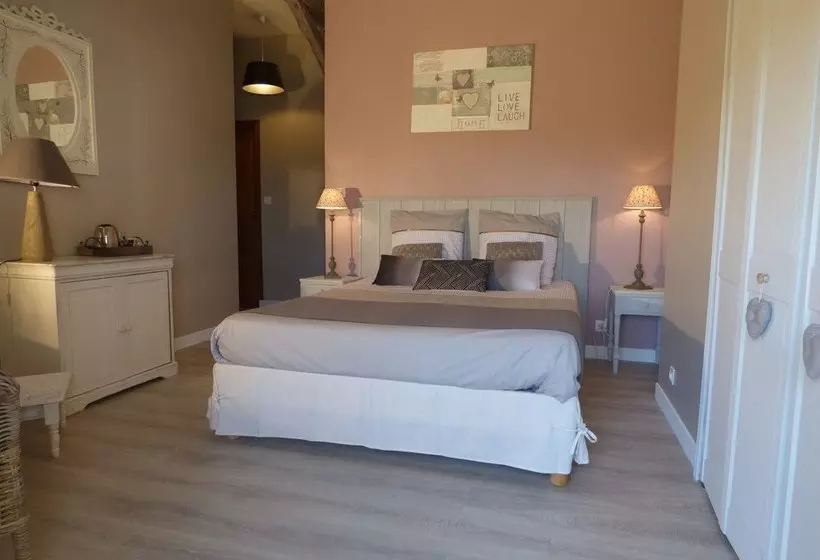 تختخواب و صبحانه La Romantique
