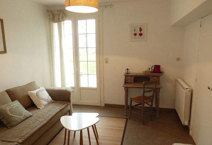 تختخواب و صبحانه La Romantique