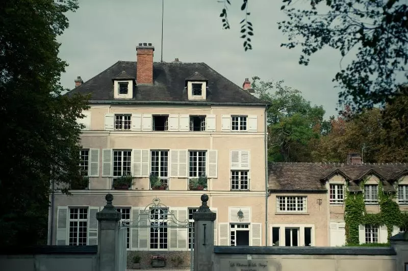 ベッドアンドブレックファースト Le Château De La Vierge