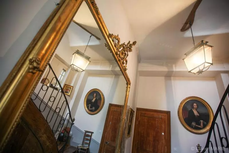 ベッドアンドブレックファースト Le Château De La Vierge