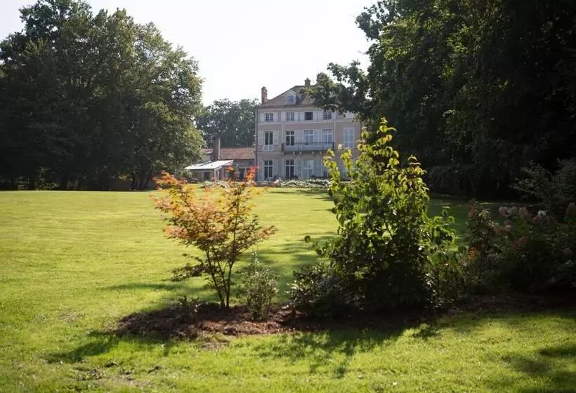 ベッドアンドブレックファースト Le Château De La Vierge