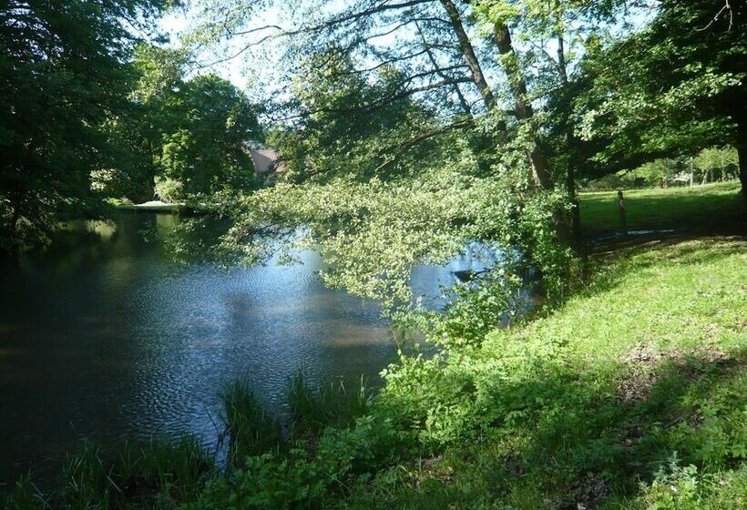 مبيت وإفطار Le Château De La Vierge