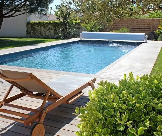 ベッドアンドブレックファースト Le Clos Des Romarins