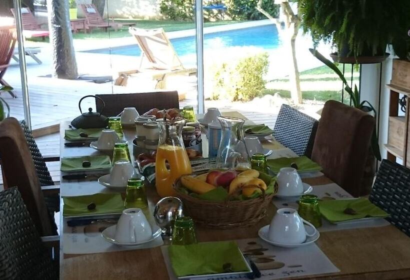 Bed and Breakfast Le Clos Des Romarins