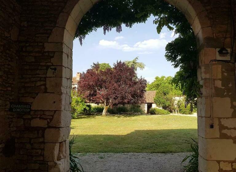 مبيت وإفطار Le Logis De La Pataudière