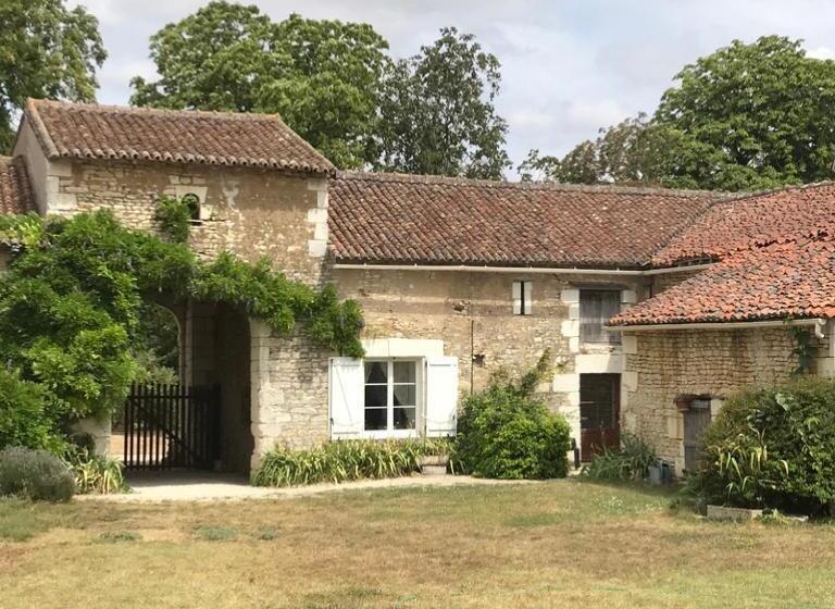 مبيت وإفطار Le Logis De La Pataudière