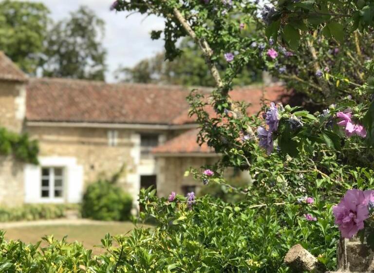 مبيت وإفطار Le Logis De La Pataudière