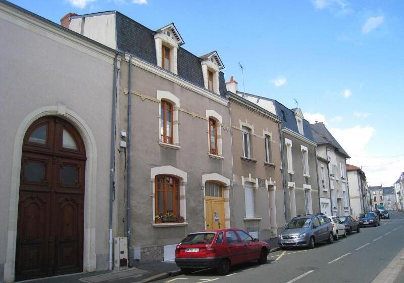 مبيت وإفطار Le Petit Quernon