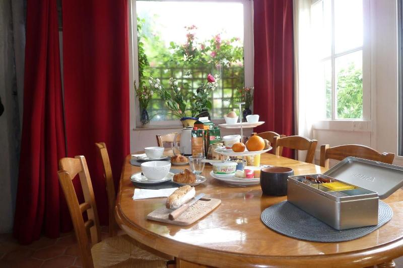 مبيت وإفطار Le Petit Quernon