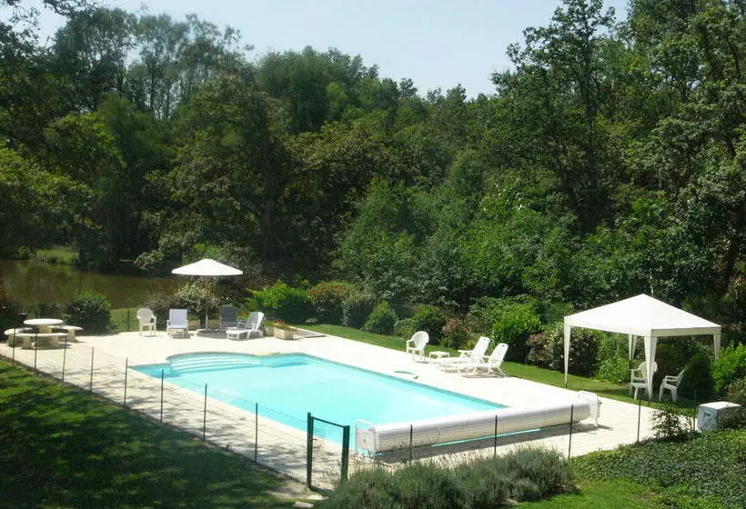 Aamiaismajoitus (B&B) Les Vieux Guays