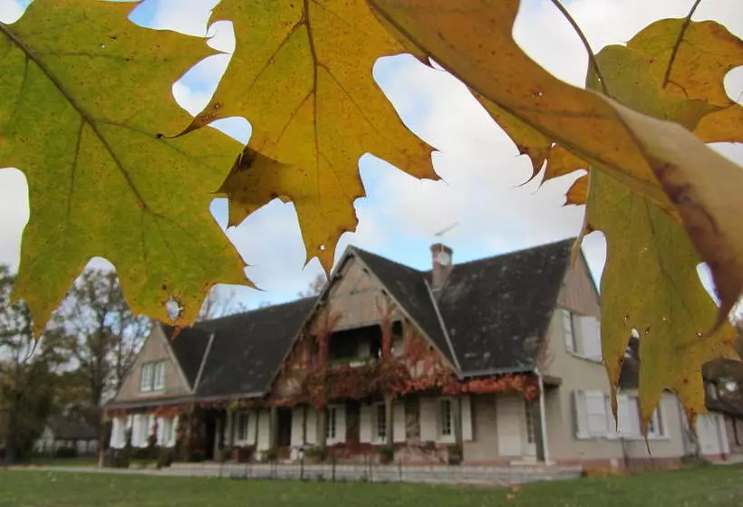 Aamiaismajoitus (B&B) Les Vieux Guays