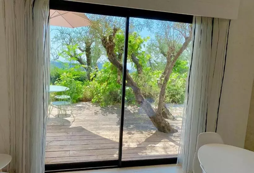 تختخواب و صبحانه Maison D'hôtes Bleu Azur