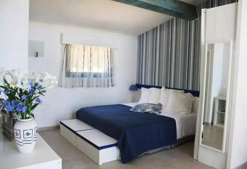 تختخواب و صبحانه Maison D'hôtes Bleu Azur
